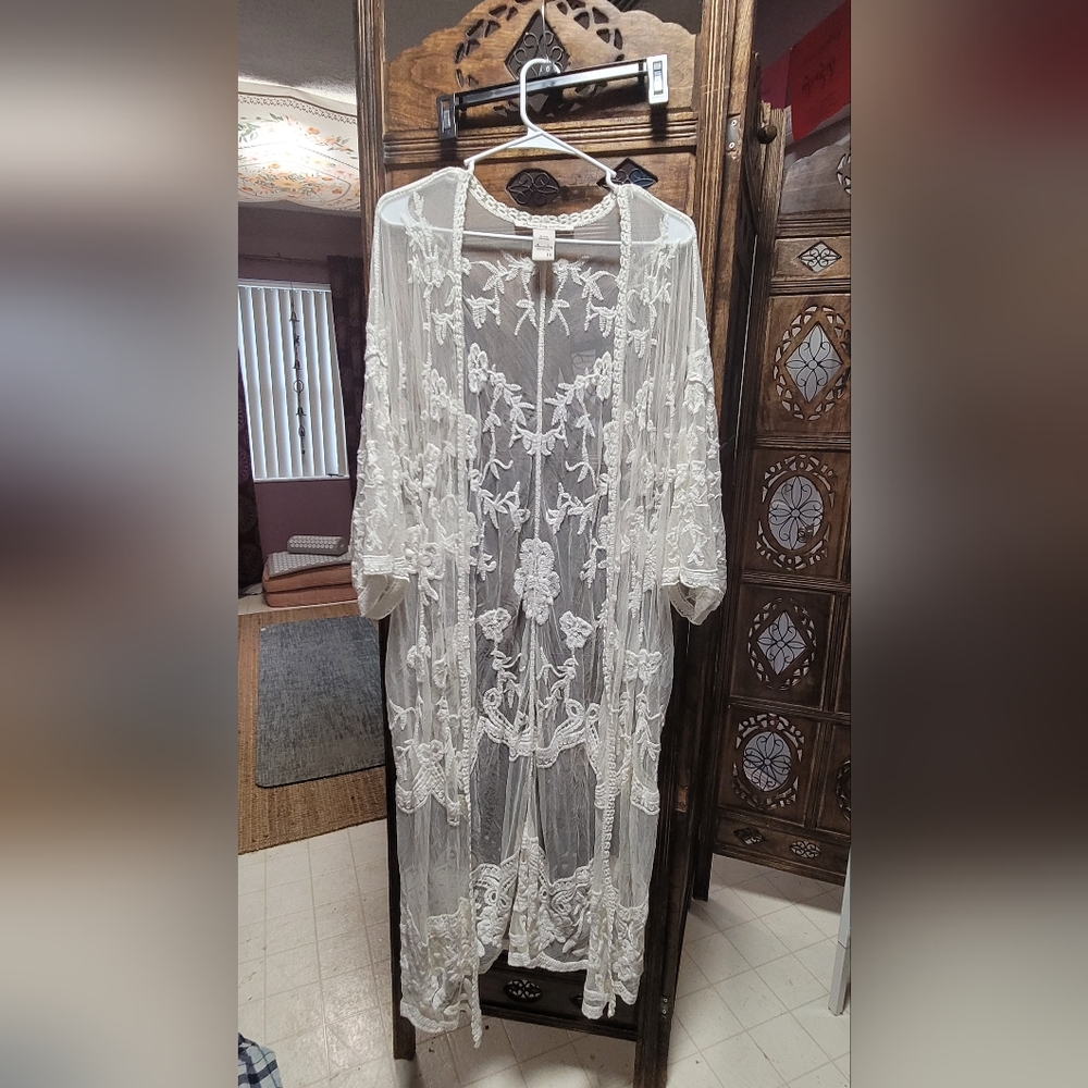 Lace kimono